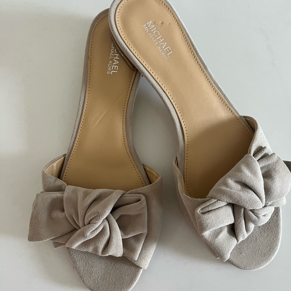 Michael Kors suede bow sandals tan sz 8